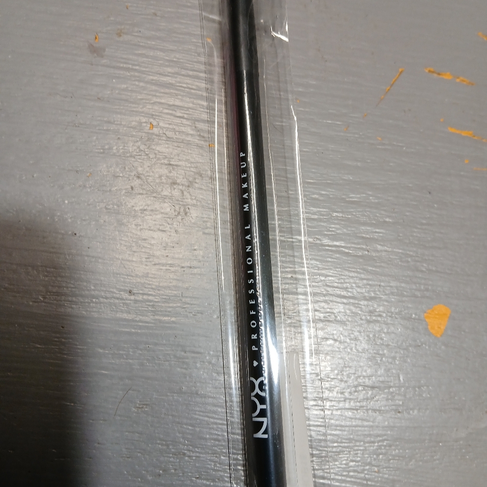 COPY - NYX pro brush smudger